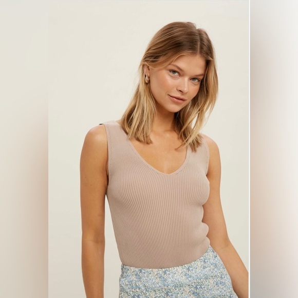 RIBBED KNIT SLEEVELESS BODYSUIT - Picture 7 of 10